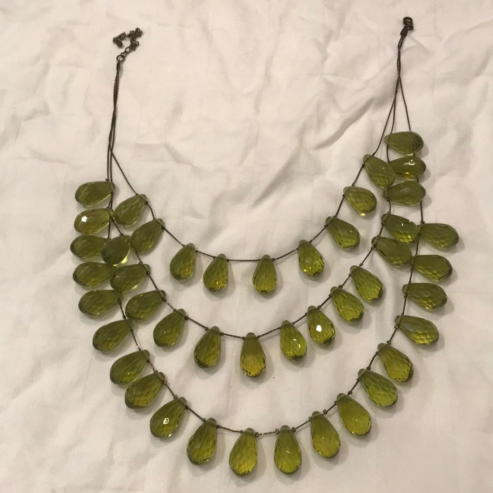 Tiered green necklace